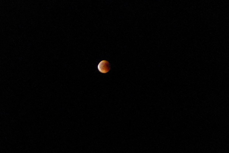 2018 07 27 0003 Rode maan - zeggen ze.jpg