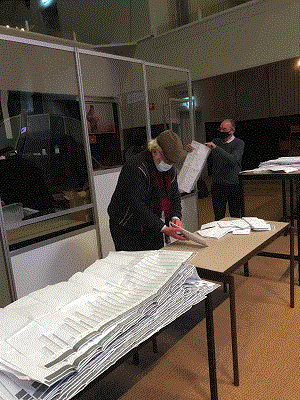 2020 03 17 Verkiezingen tellen IMG_2140.gif