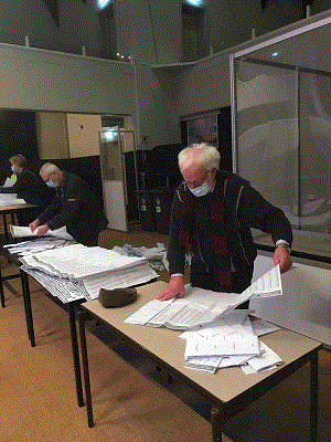 2020 03 17 Verkiezingen tellen IMG_2146.gif